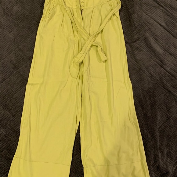 Free People 2 piece set. NWT. Flattering. Top can be worn off shoulder or on. - Picture 3 of 6